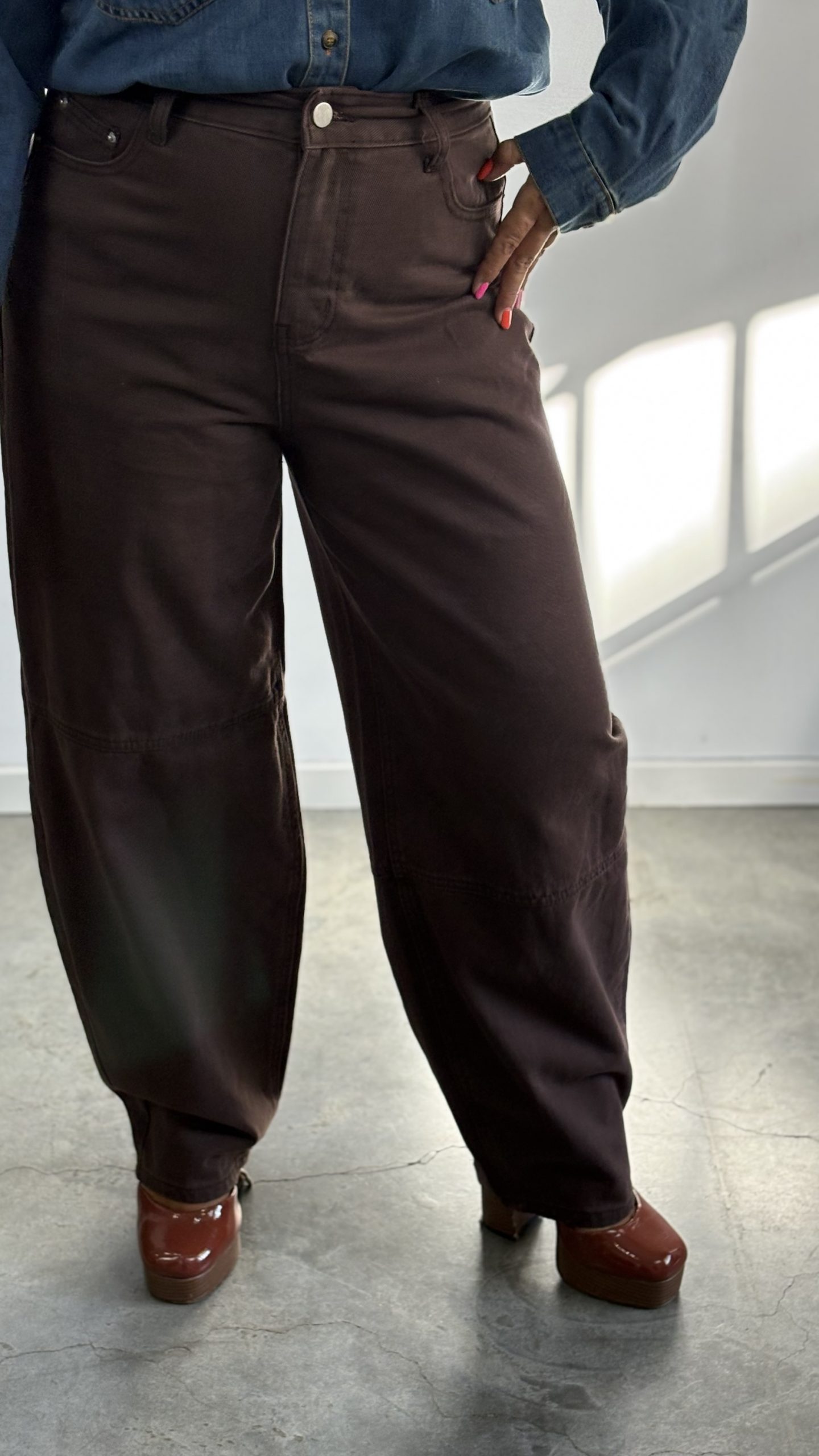 img_4969 PANTALÓN VAQUERO MARRÓN