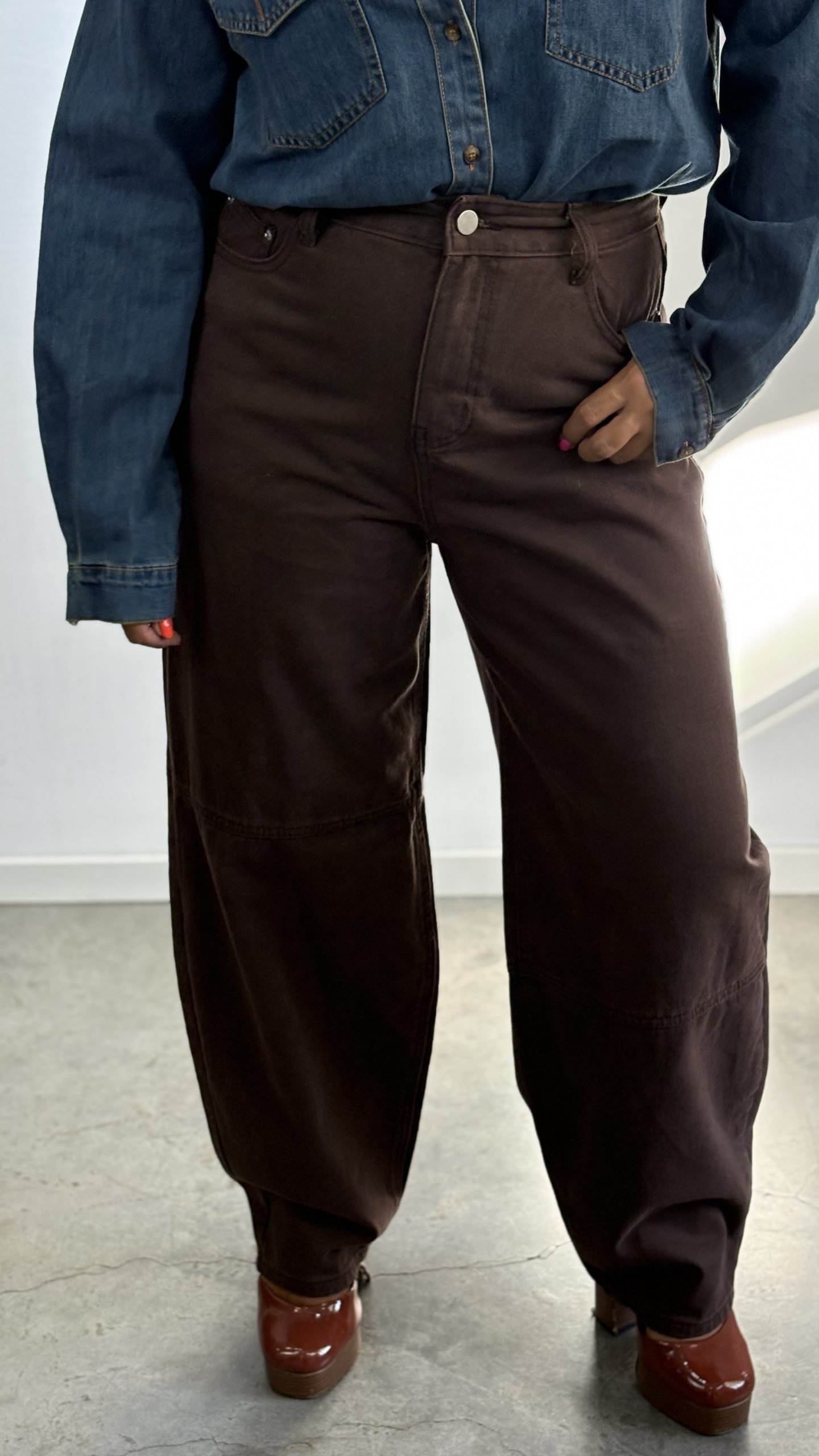 img_4971 PANTALÓN VAQUERO MARRÓN - Imagen 2