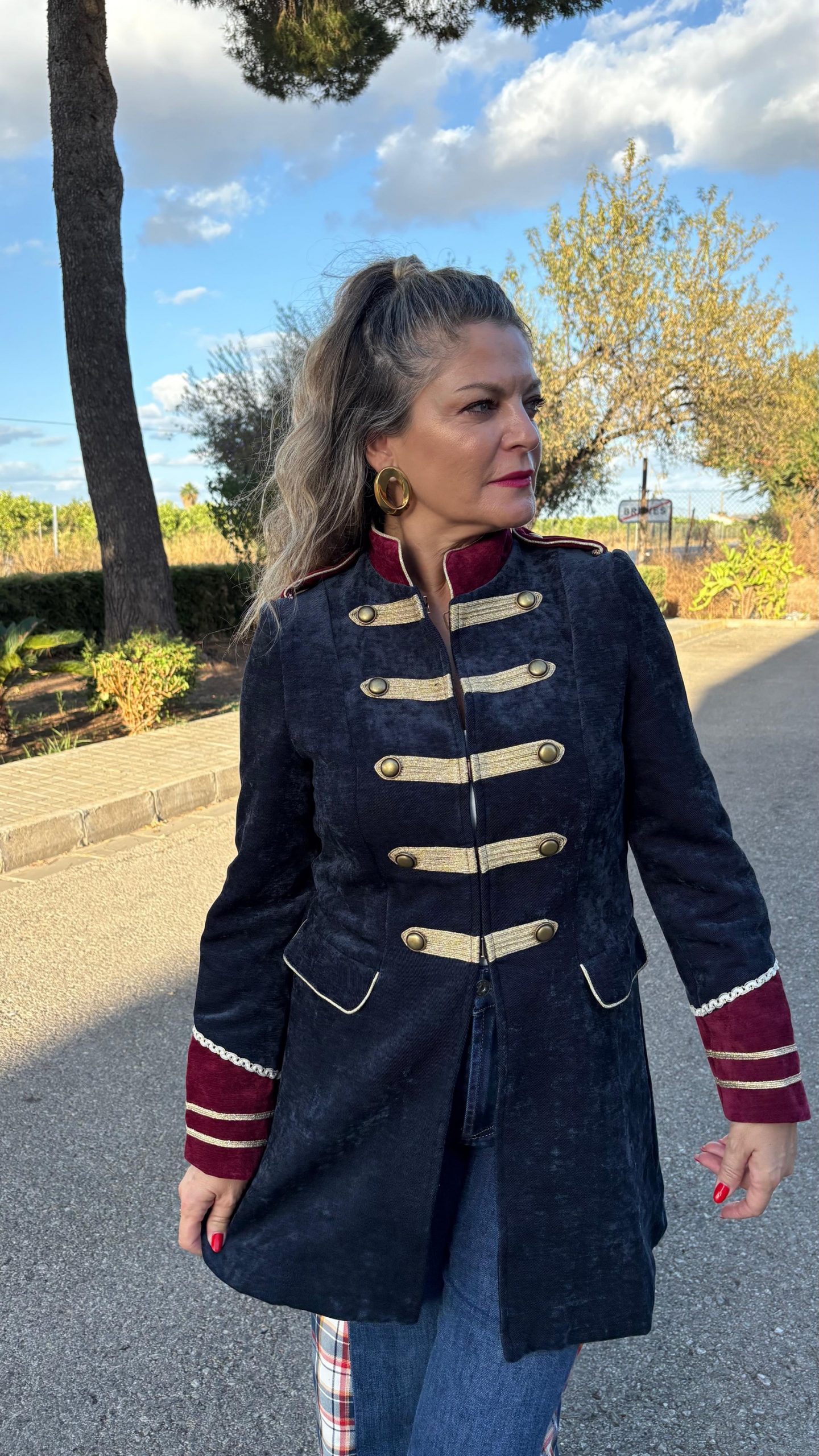 2ebafcaa-a7c3-4027-aa36-59ceac96d061 chaqueta imperial