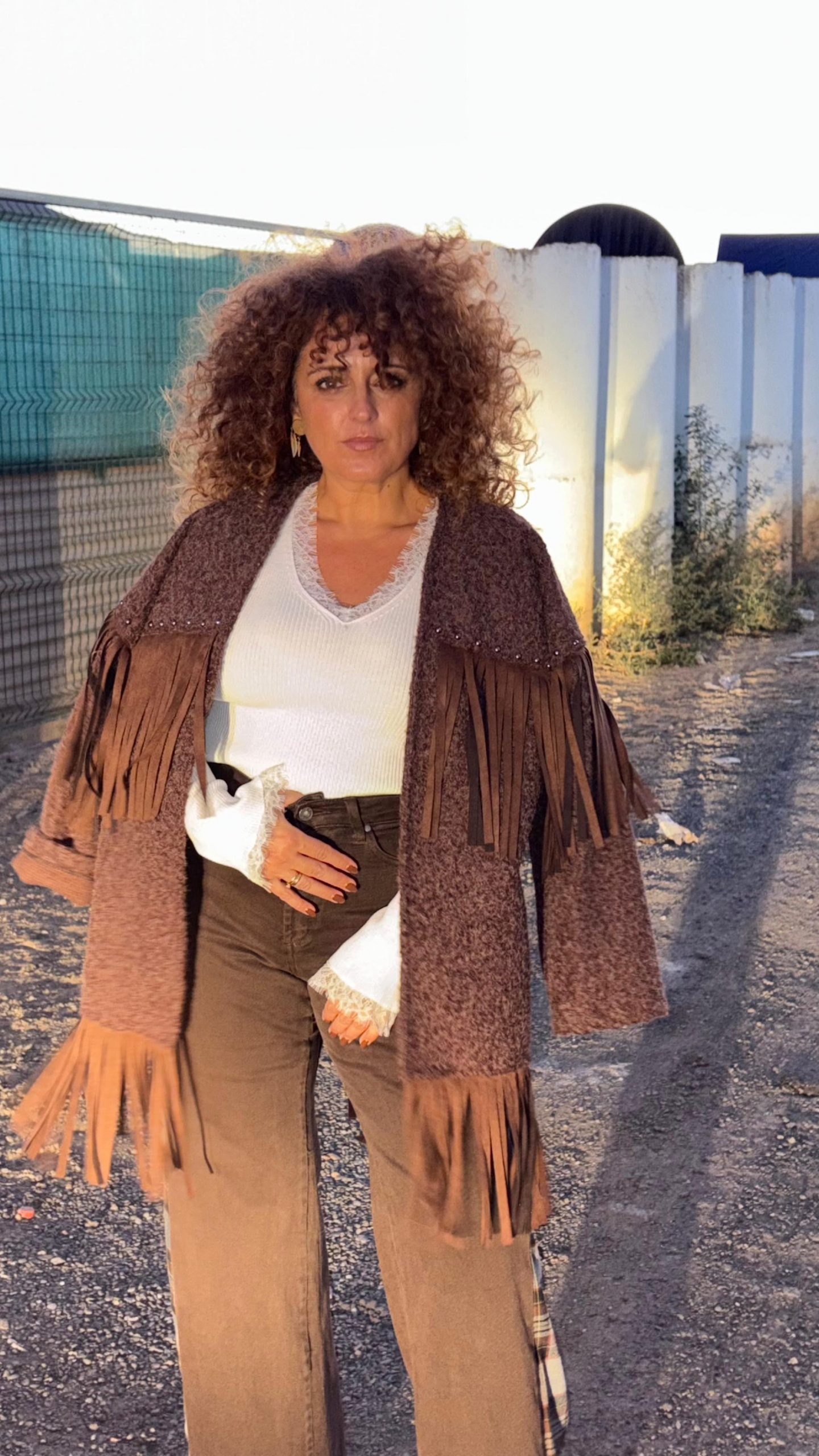 52f29040-8d1c-45a7-b4cd-901e76ccac6b chaqueta india chocolate